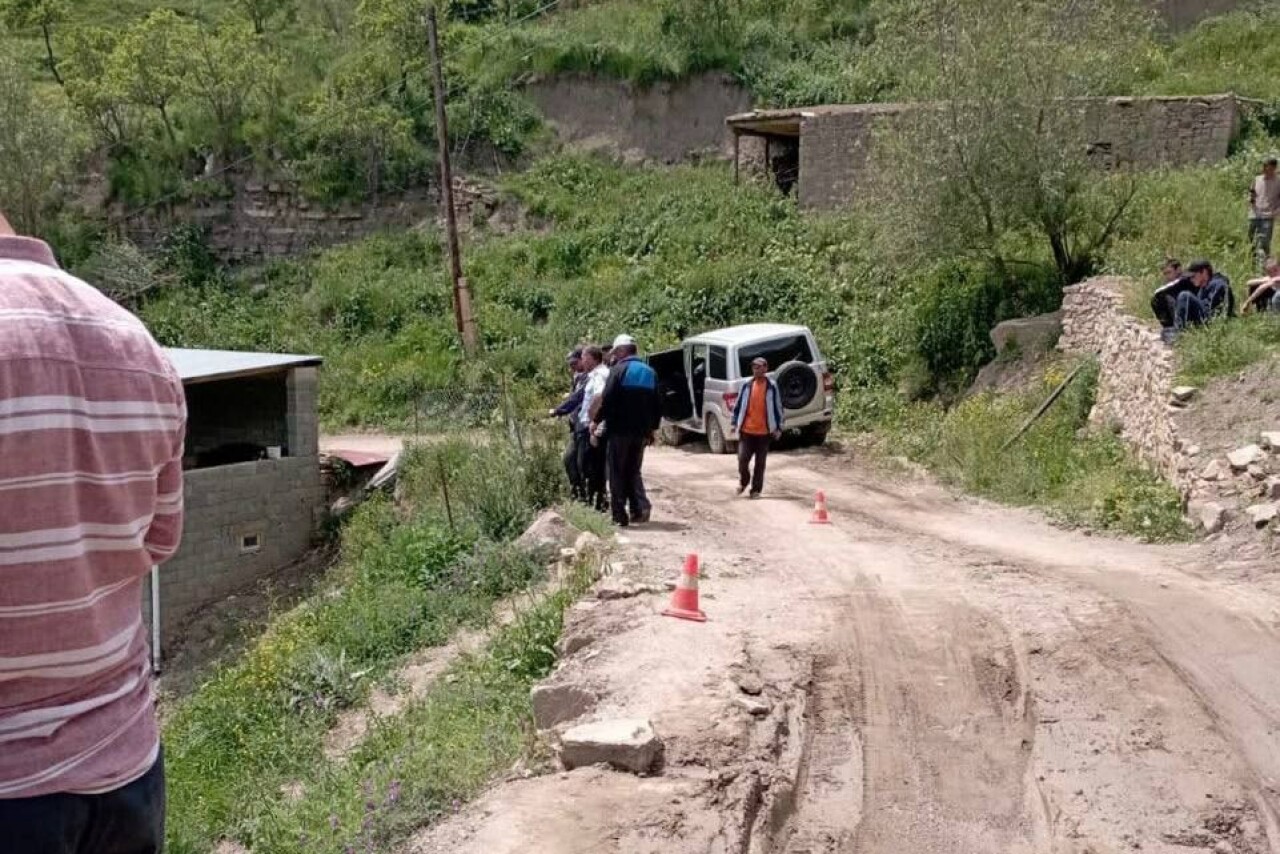 Дагестан упали в обрыв. Митлиуриб Шамильский. В Дагестане машина упала в обрыв. Дороги Дагестана.