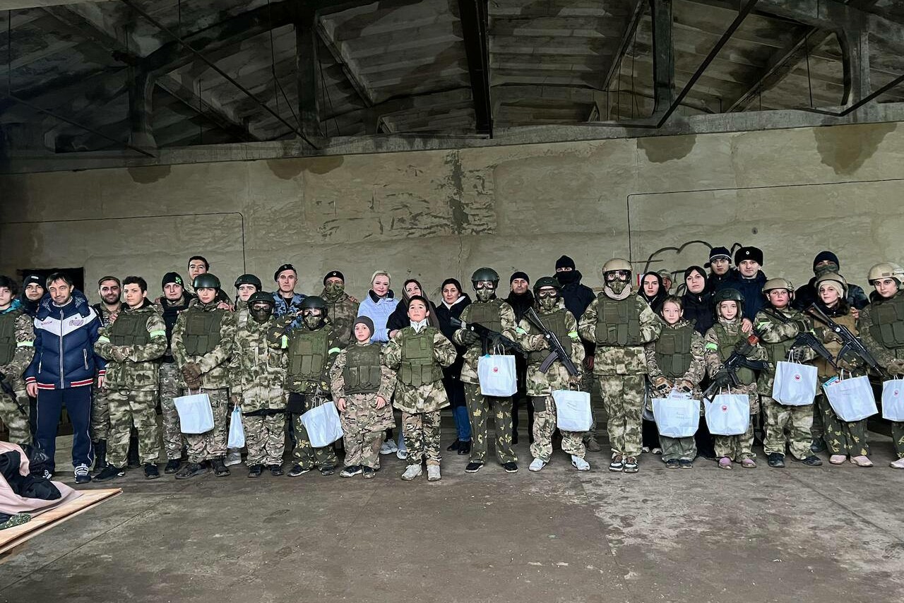 Для детей каспийчан, погибших в зоне СВО организовали военно-спортивные игры  - Dagpravda.ru