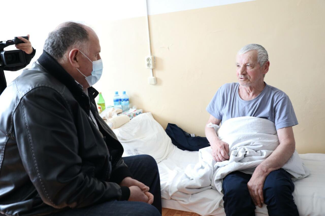 Городская поликлиника буйнакск. Больница в Буйнакске. Районная поликлиника Буйнакск. Центральная больница Буйнакск. Главврач больницы Буйнакска.