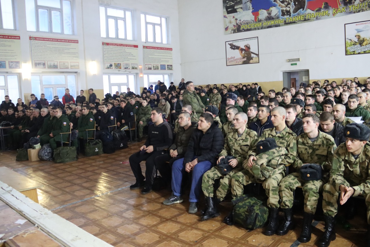 Фото призывников на сборном пункте 2022