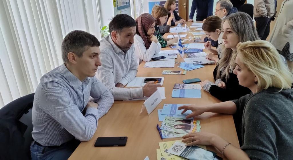 Заняты города. Центр занятости Махачкала. Биржа труда в Махачкале. Биржа труда города Сочи. Центр занятости Махачкала начальник.