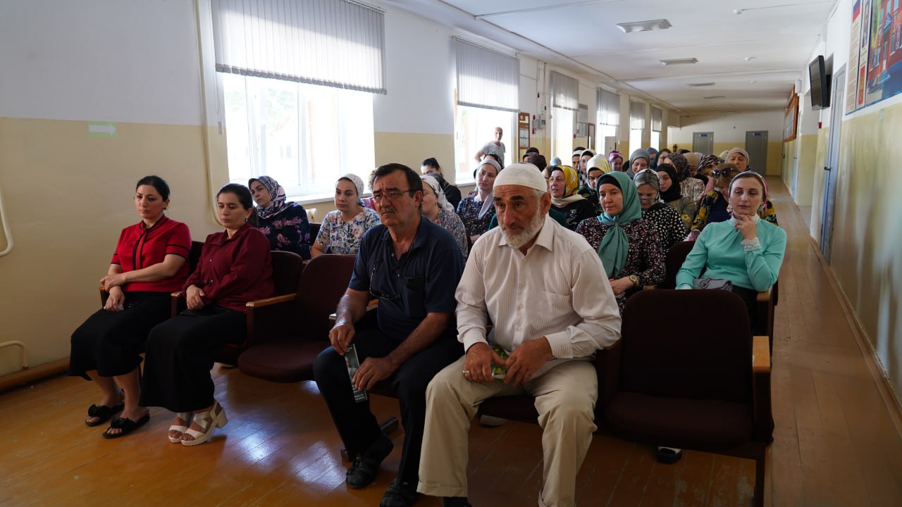 Работа городе хасавюрте. Поселок болюрт города Хасавюрт. Family Хасавюрт. Поселок Балюрт Хасавюрт. Хасавюртовские соглашения.