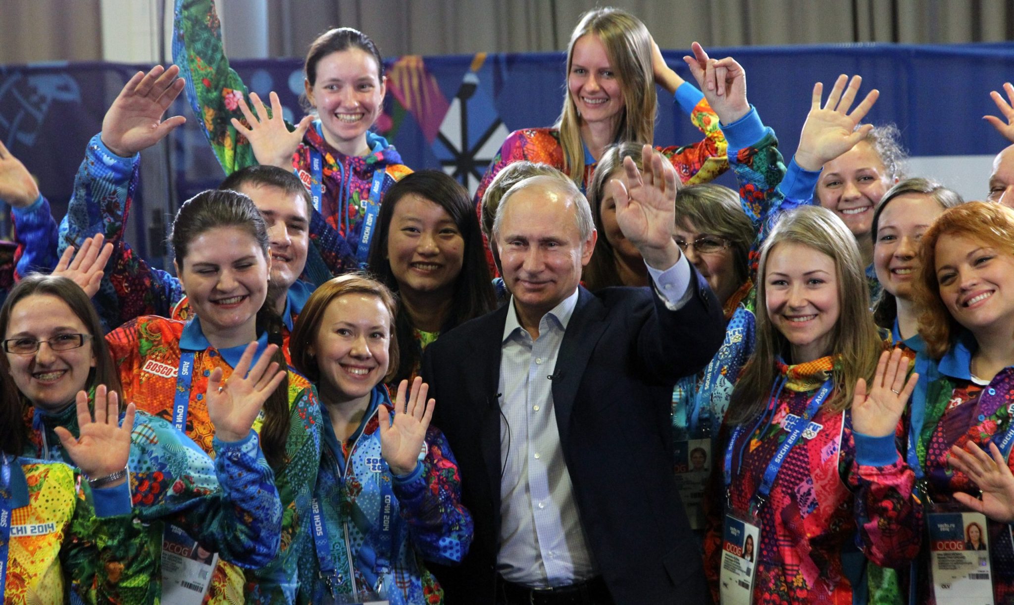 Всемирные мероприятия. Putin Sochi Olimpiada. Путин на Олимпиаде в Сочи 2014. Волонтеры Сочи 2014. Волонтеры олимпиада 2014.