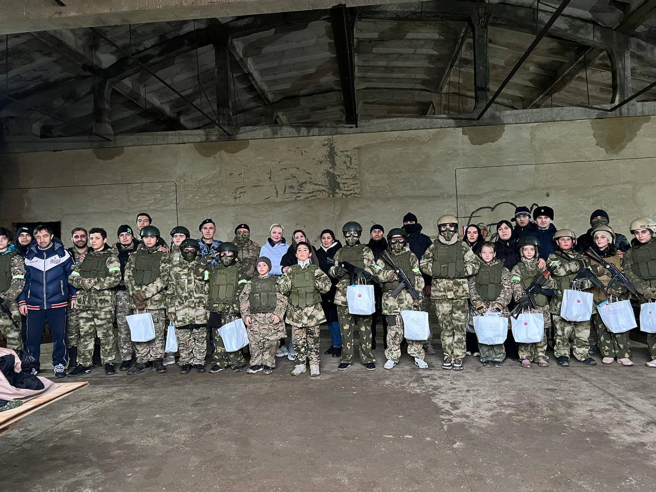 Для детей каспийчан, погибших в зоне СВО организовали военно-спортивные игры  - Dagpravda.ru