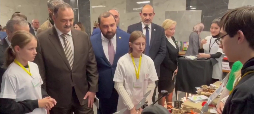 рд менеджмент сервисез. рдмс менеджмент. Rd management services логотип. Prime facility management компания. р д менеджмент.