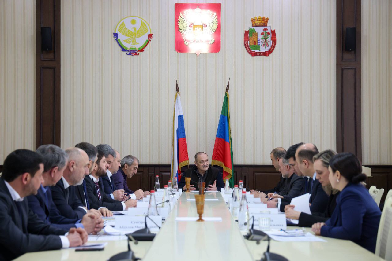 На совещании по комплексному развитию Дербента Сергей Меликов положительно охарактеризовал развитие города