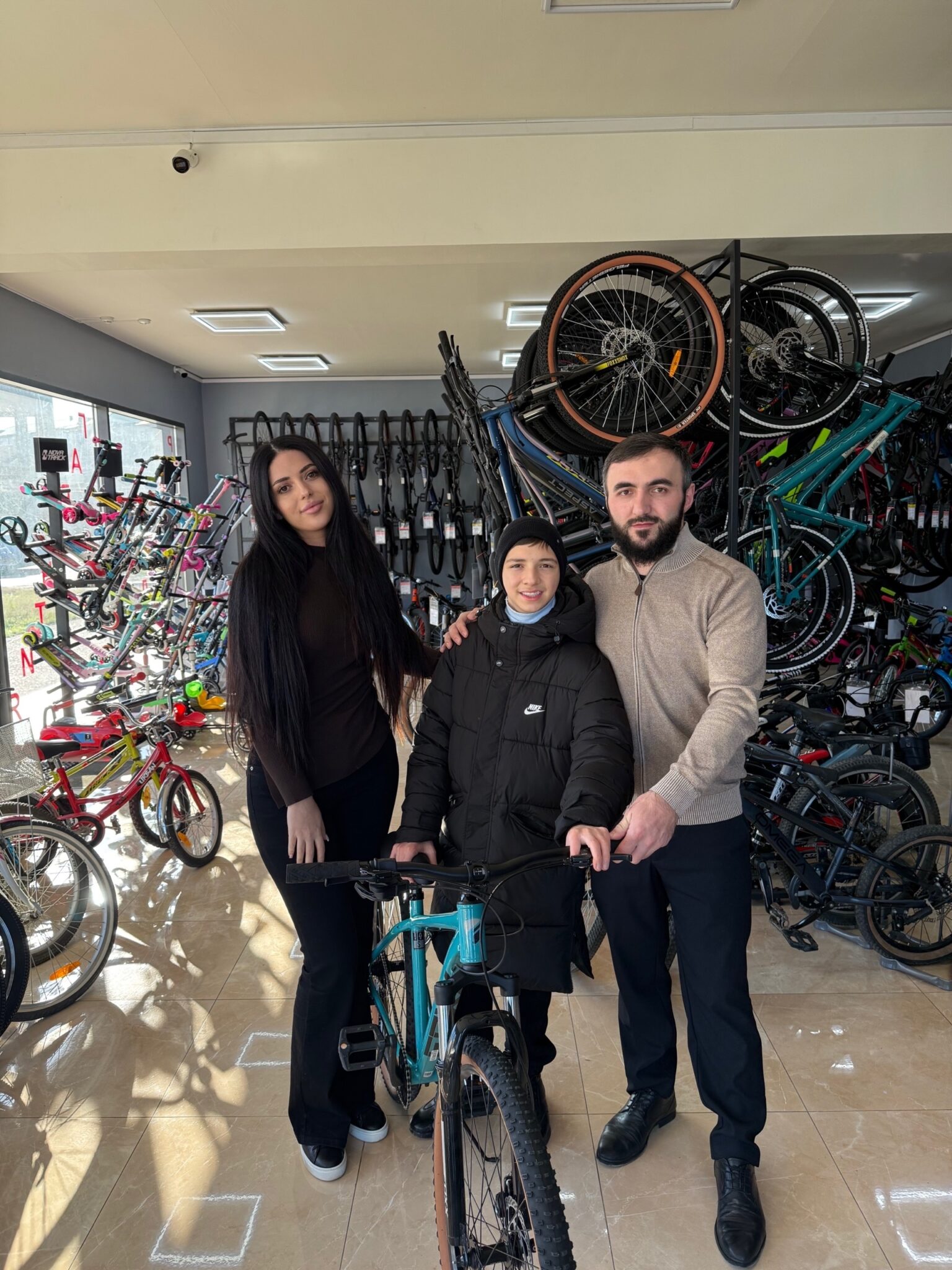 Абдулвахид Джаватов осуществил мечту подростка в рамках акции «Ёлка желаний»