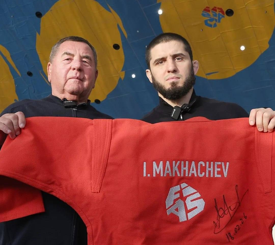 Чемпион UFC Ислам Махачев получил статус посла Международной федерации самбо