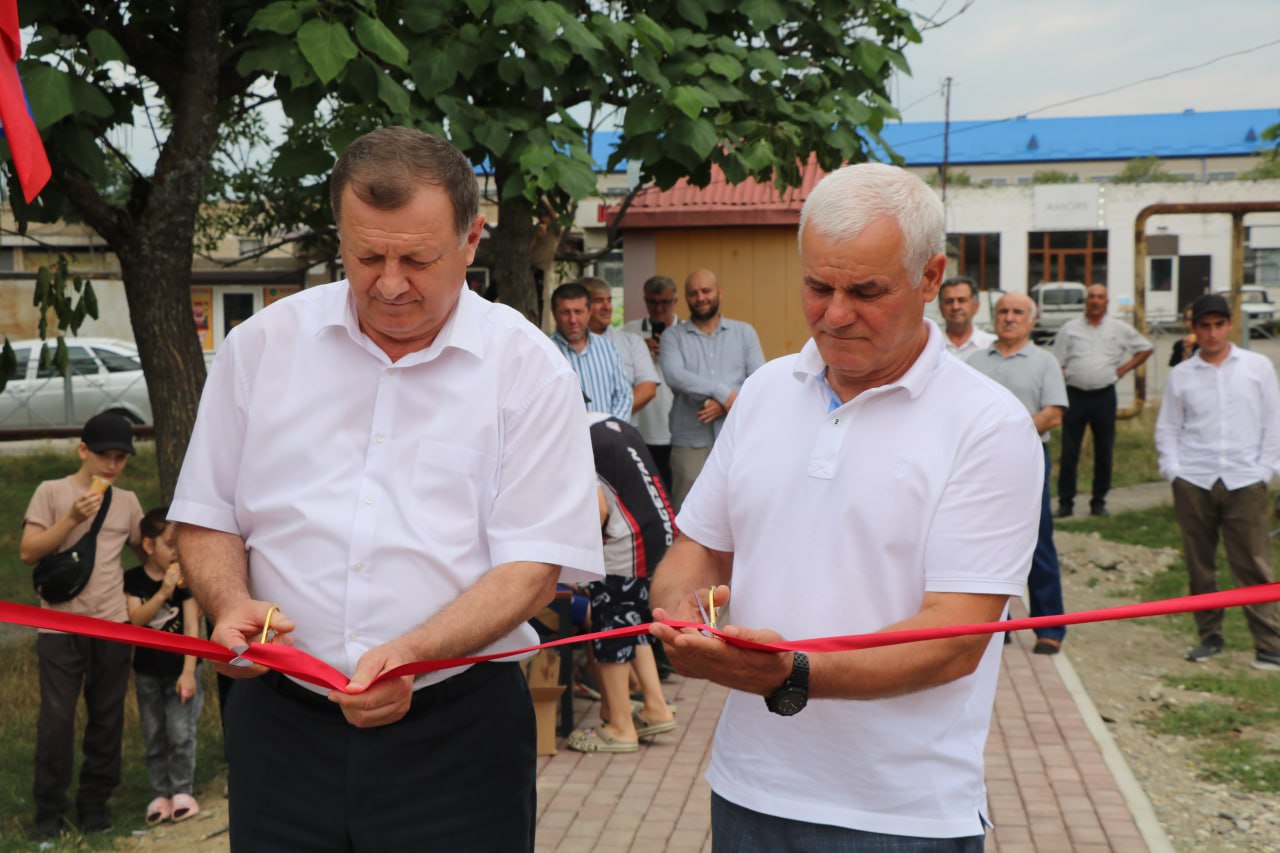 В поселке Дубки Казбековского района открылась новая парковая зона