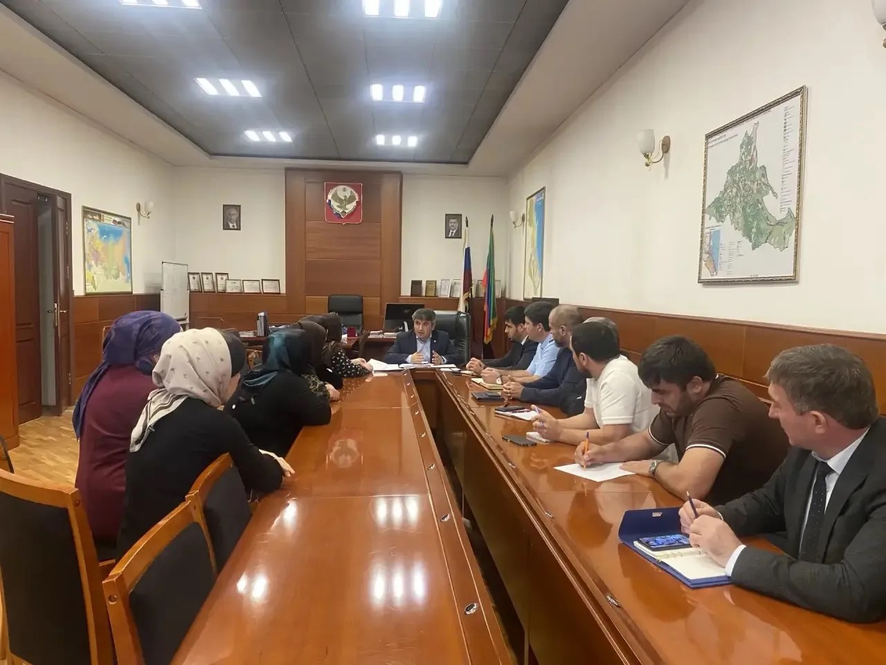 Магомед Курбанов провел прием жителей Табасаранского района
