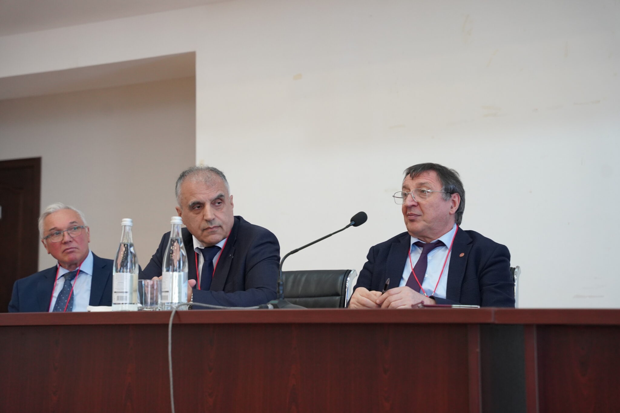 XIV Всероссийская конференция по физической электронике стартовала в ДГУ