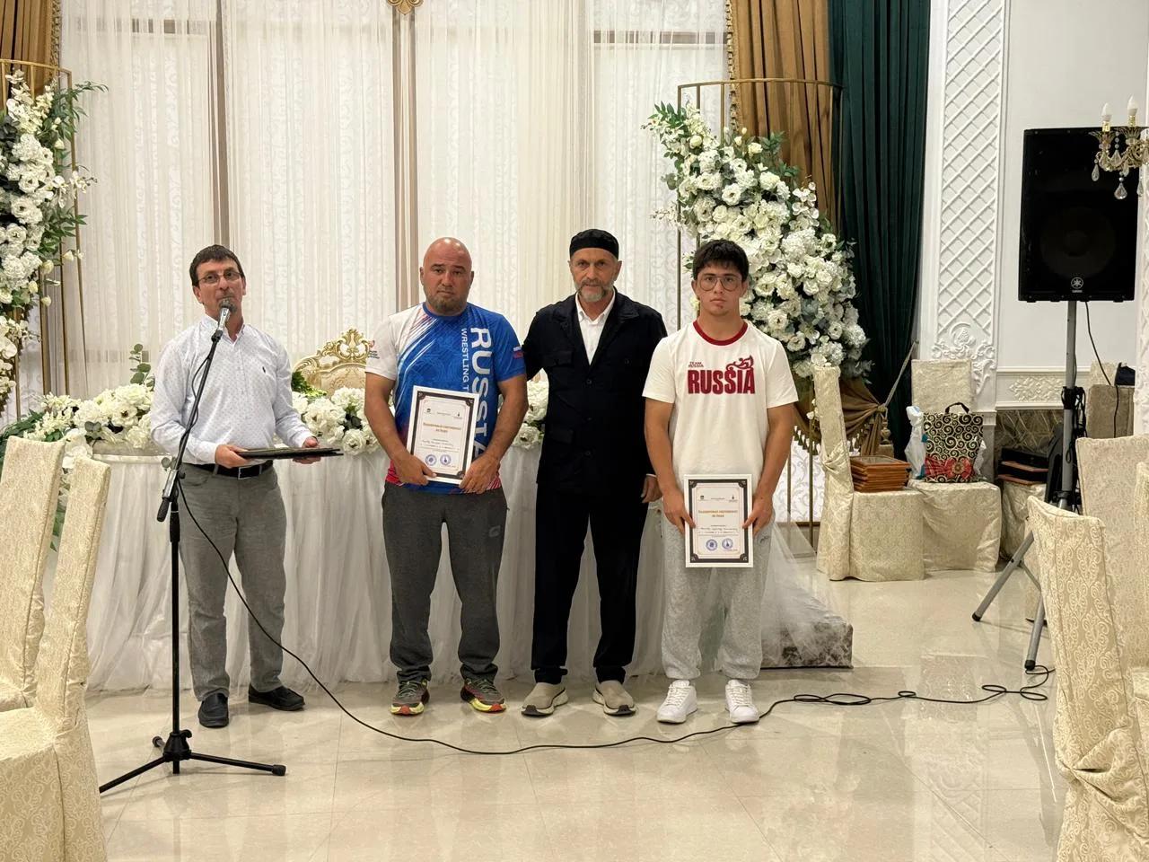 В Карабудахкентском районе чествовали чемпиона мира по вольной борьбе Мухаммада Ибрагимова