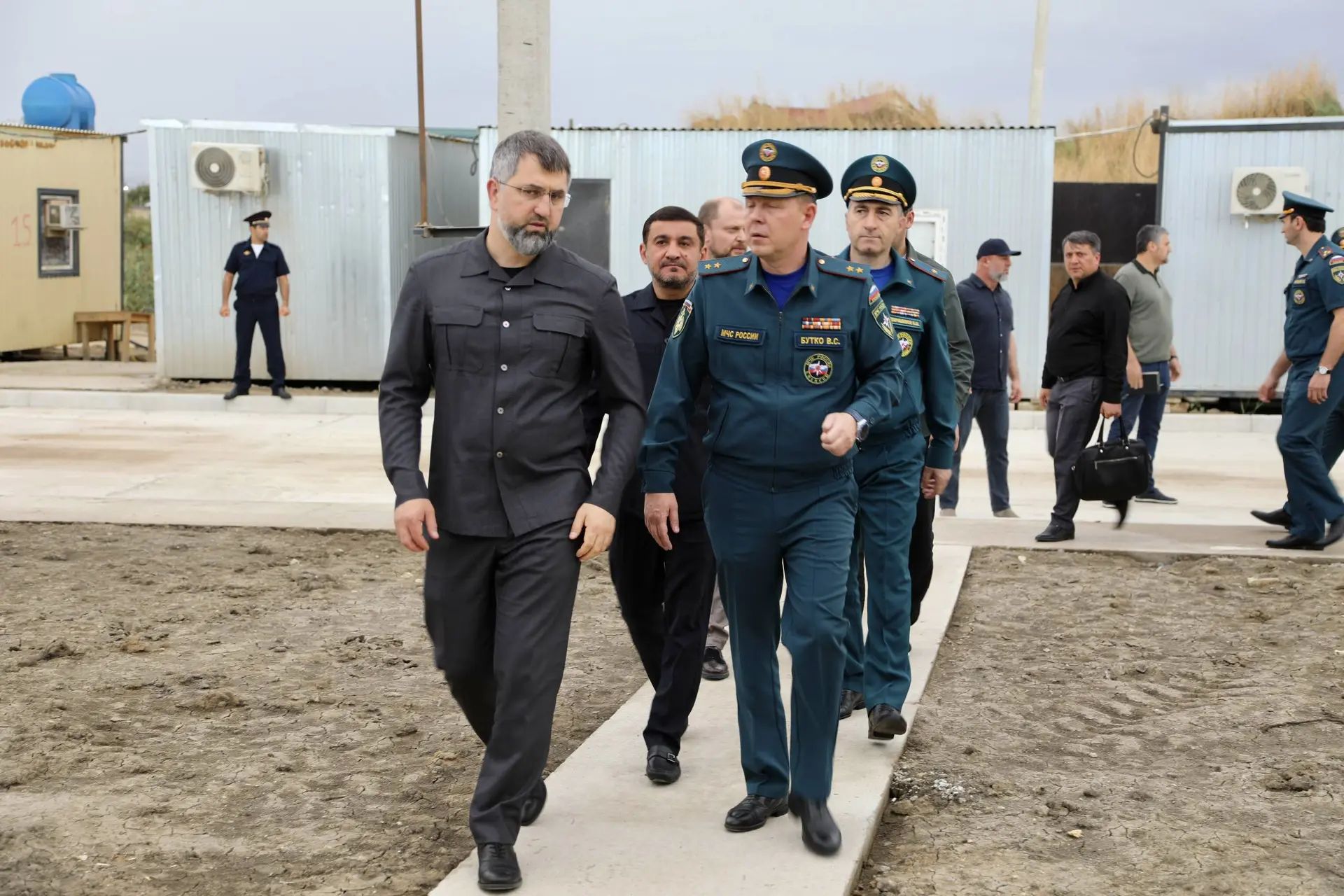 Заместитель главы МЧС оценил строительство жилья для дагестанцев, лишившихся крова весной