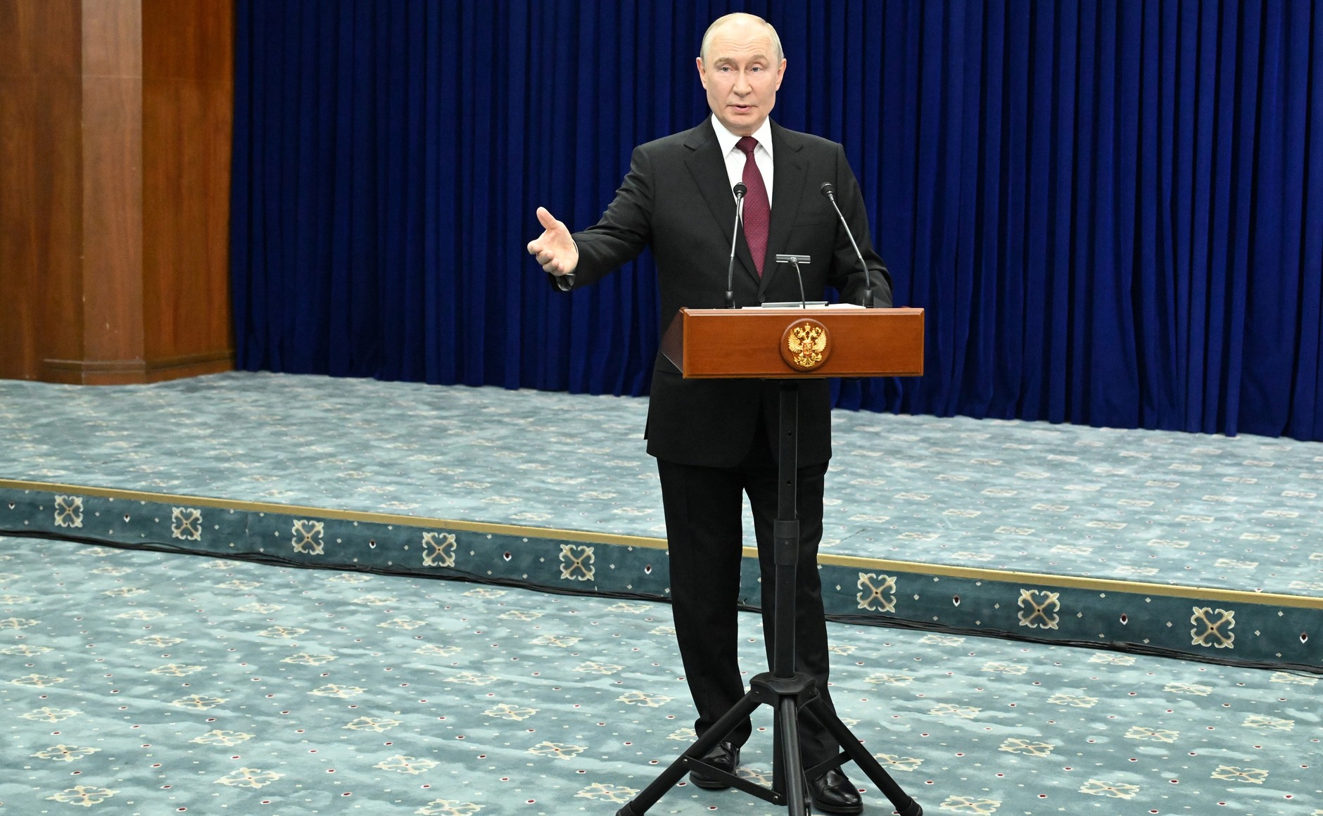 Владимир Путин:           «Мы найдем, чем ответить»